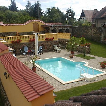 Penzion a Restaurace Nad Hradem Křivoklát Exteriér fotografie