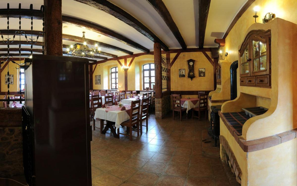 Penzion a Restaurace Nad Hradem Křivoklát Exteriér fotografie