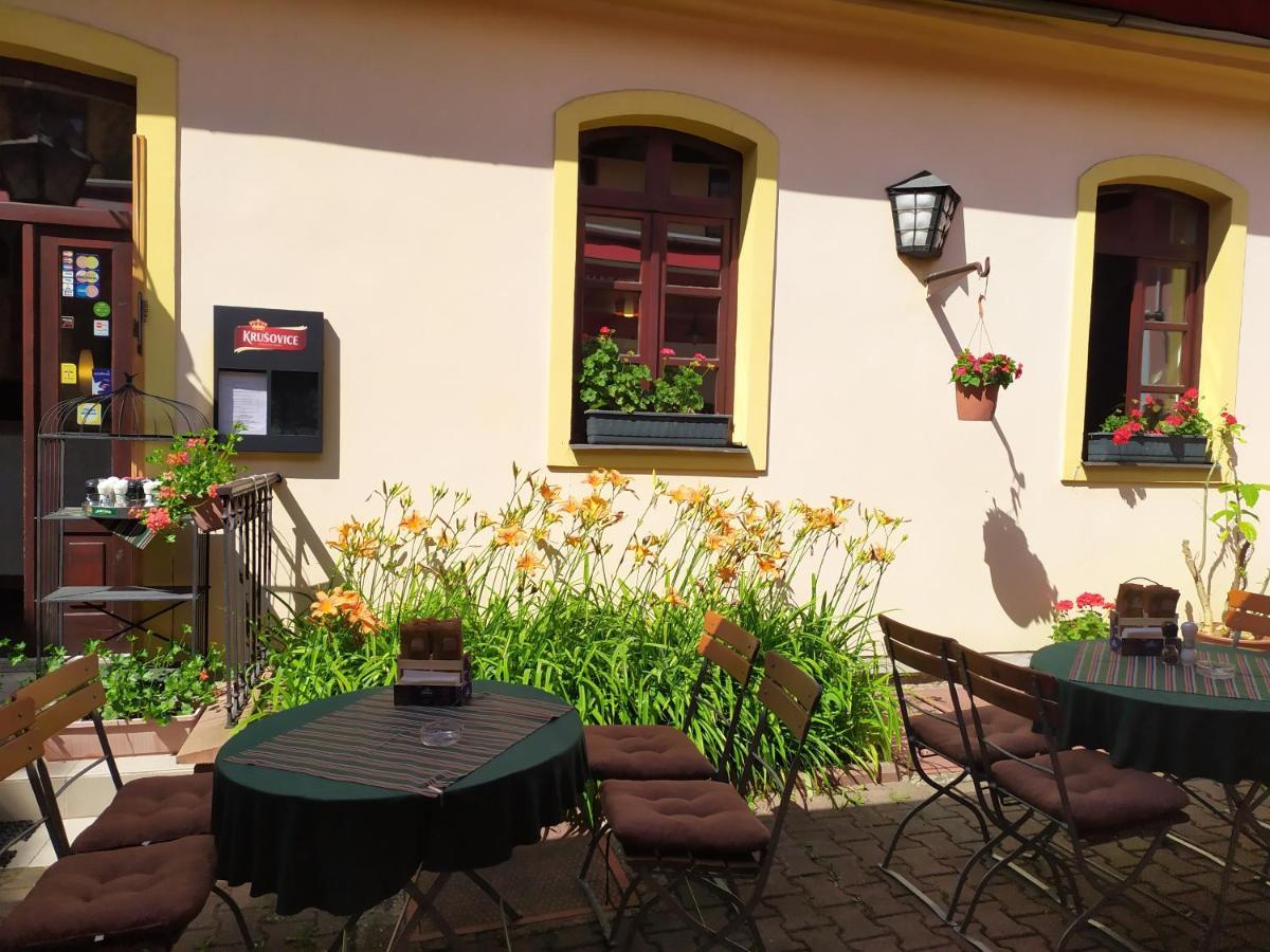 Penzion a Restaurace Nad Hradem Křivoklát Exteriér fotografie