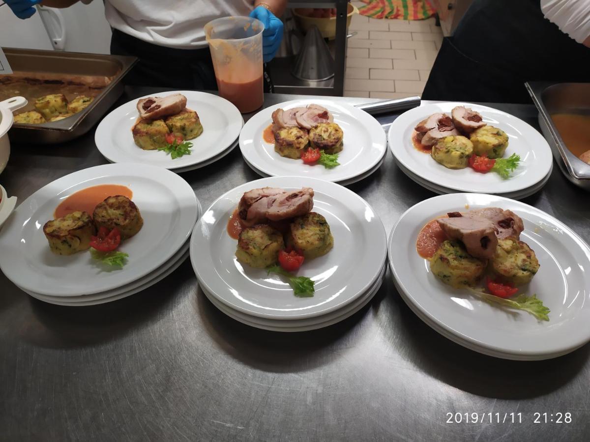 Penzion a Restaurace Nad Hradem Křivoklát Exteriér fotografie