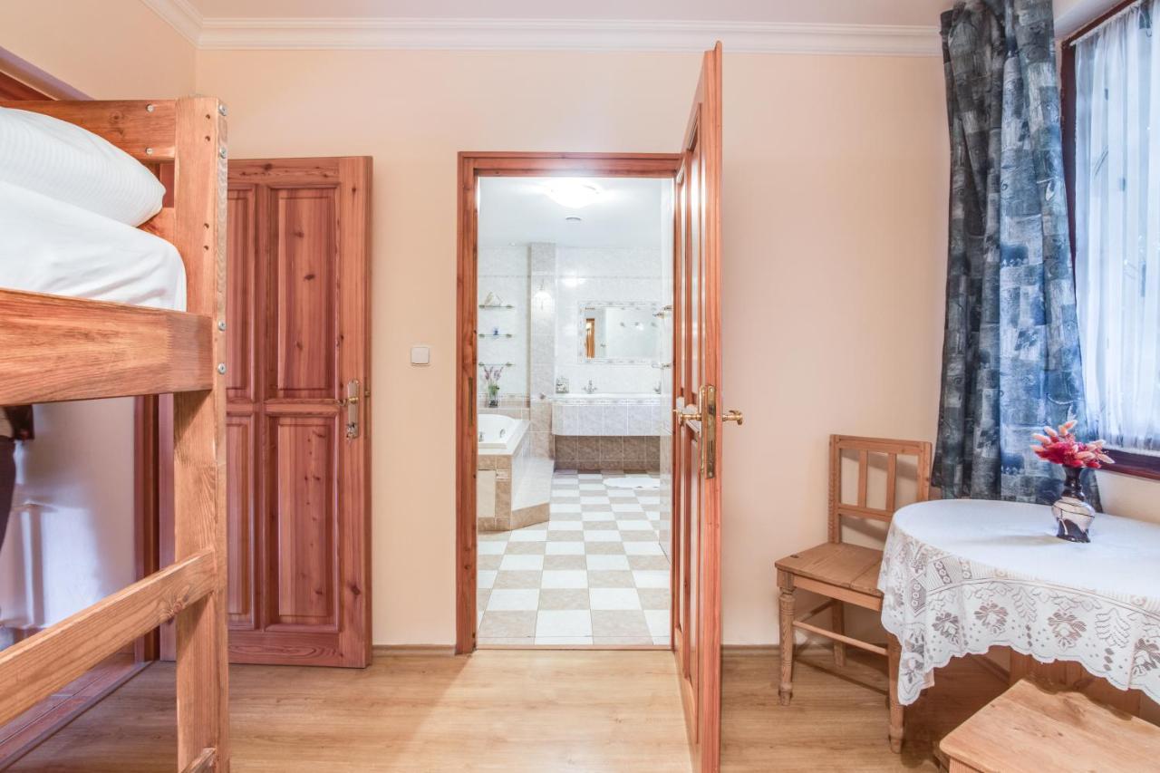 Penzion a Restaurace Nad Hradem Křivoklát Exteriér fotografie