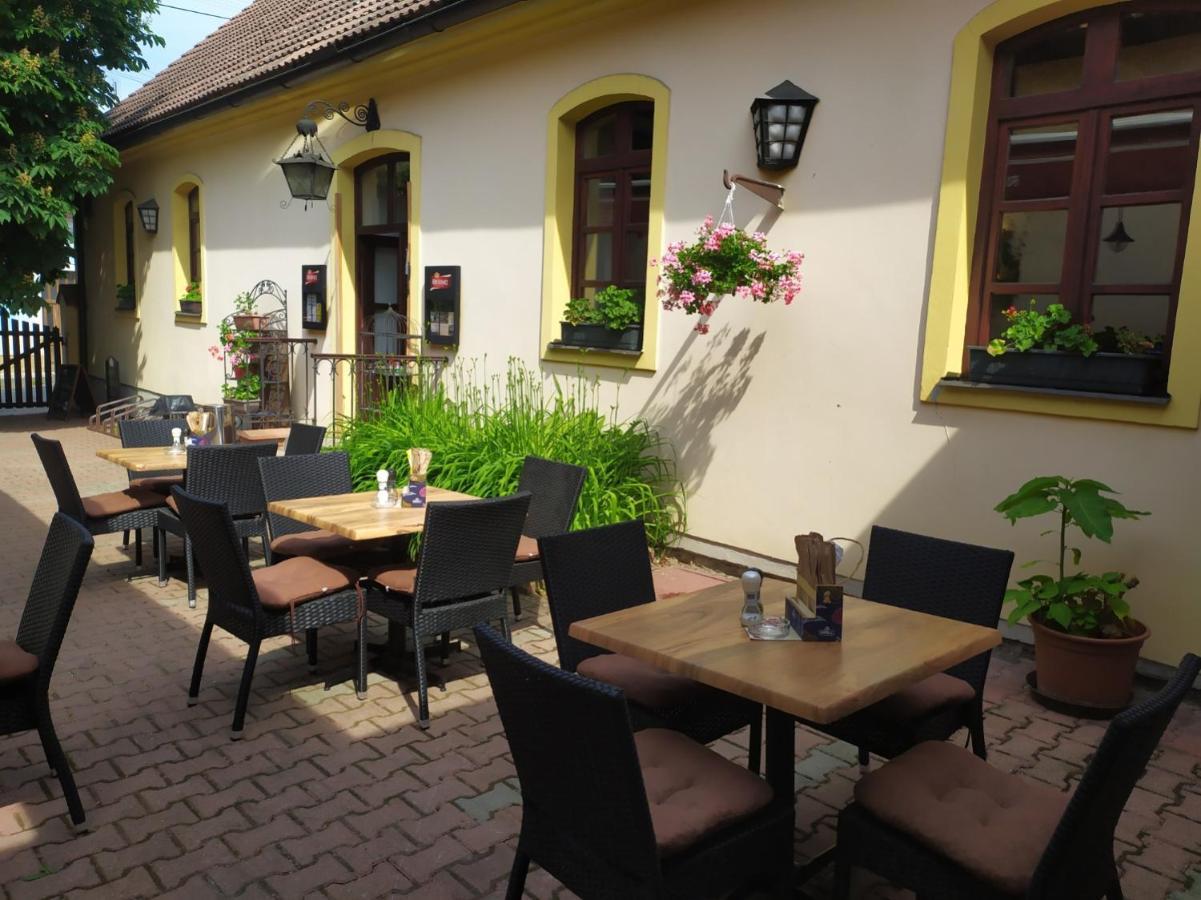 Penzion a Restaurace Nad Hradem Křivoklát Exteriér fotografie