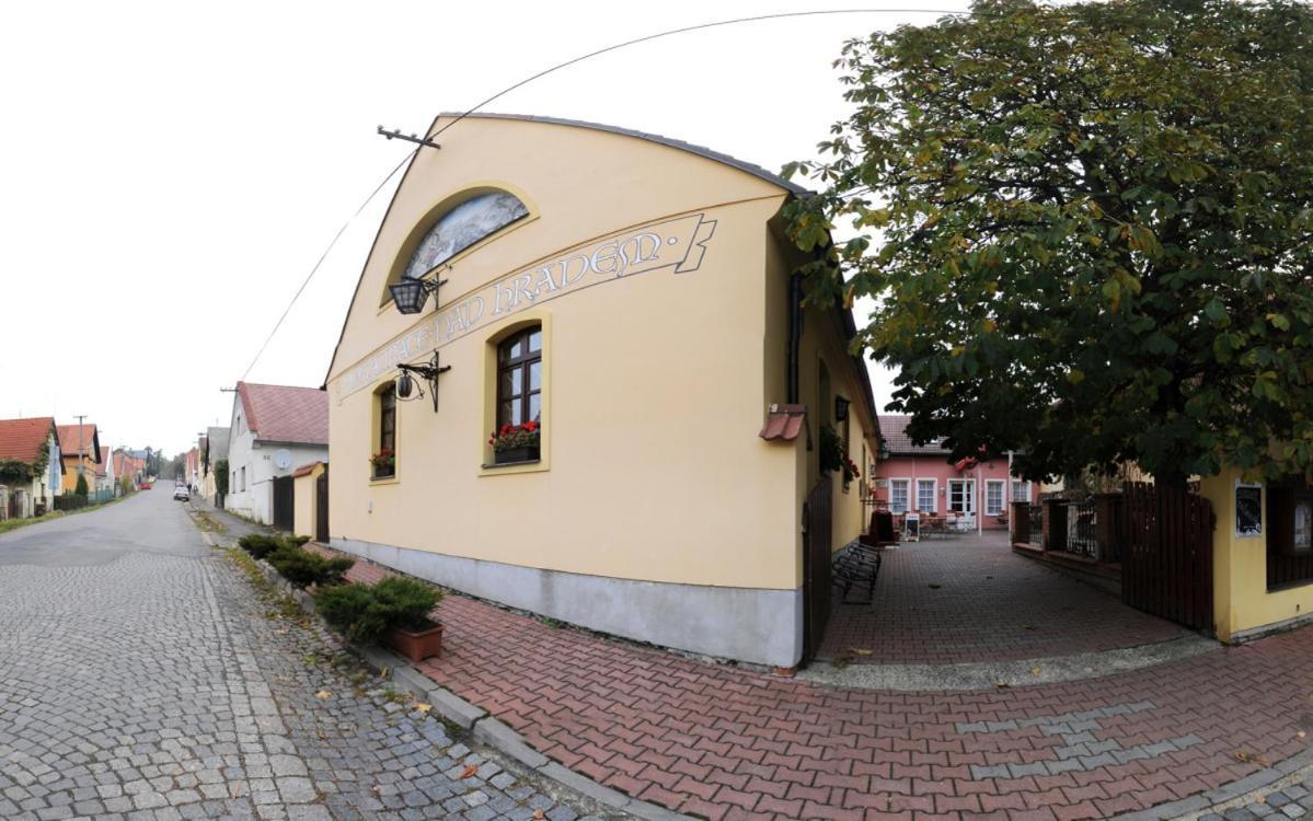 Penzion a Restaurace Nad Hradem Křivoklát Exteriér fotografie