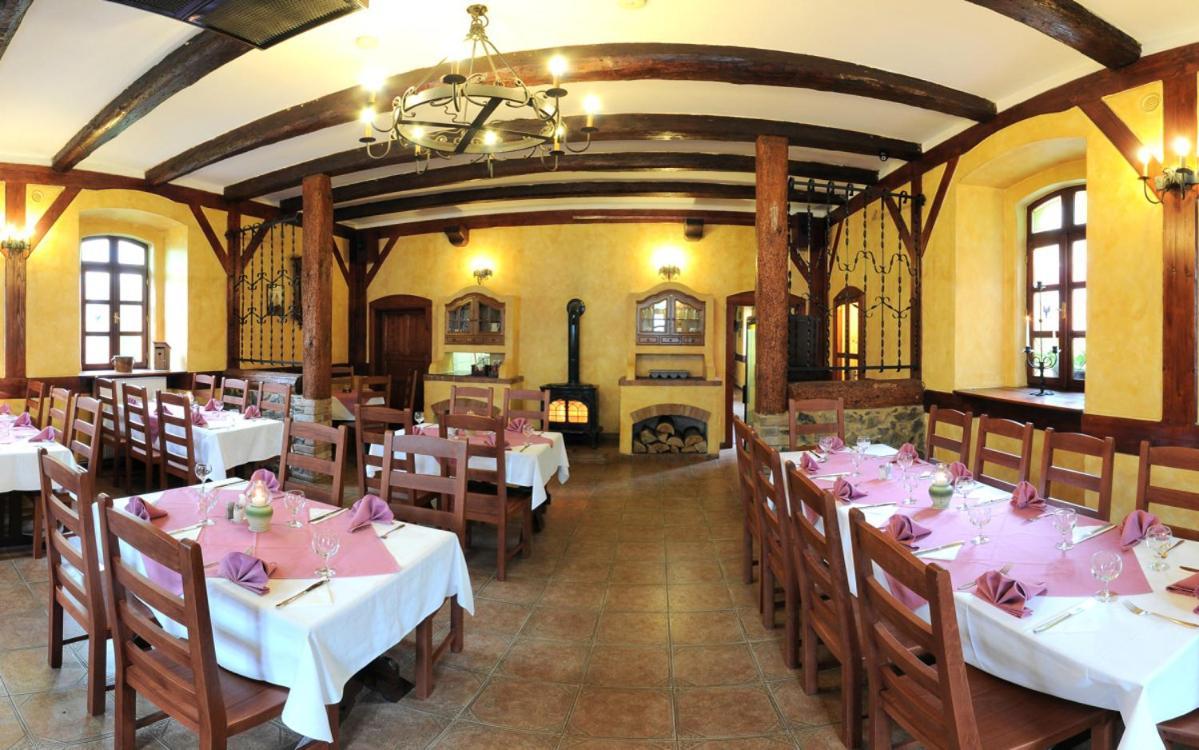 Penzion a Restaurace Nad Hradem Křivoklát Exteriér fotografie
